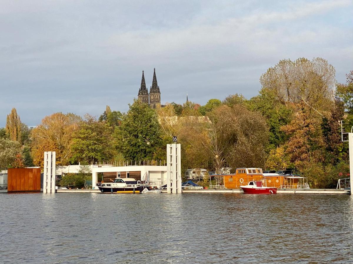 Houseboat Ginger Prague Hotell Exteriör bild